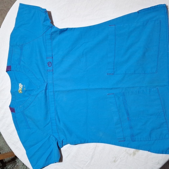 Wonder Flex Scrub Top - Picture 1 of 2